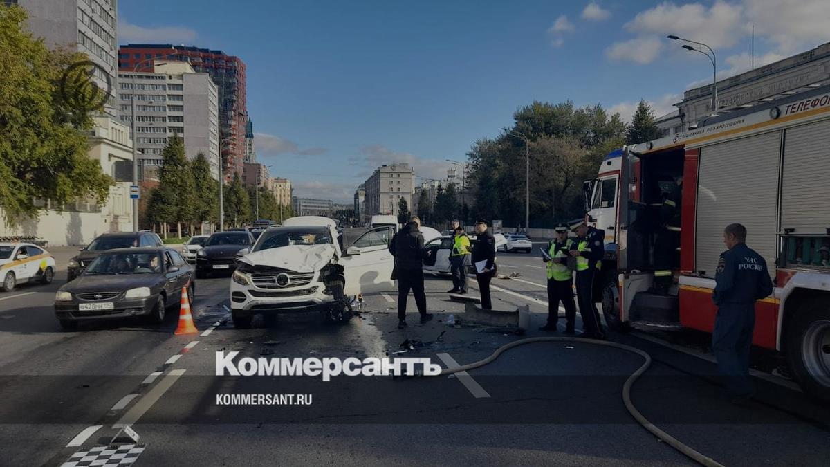 На Садовой-Спасской улице водитель Mercedes сбил пешехода